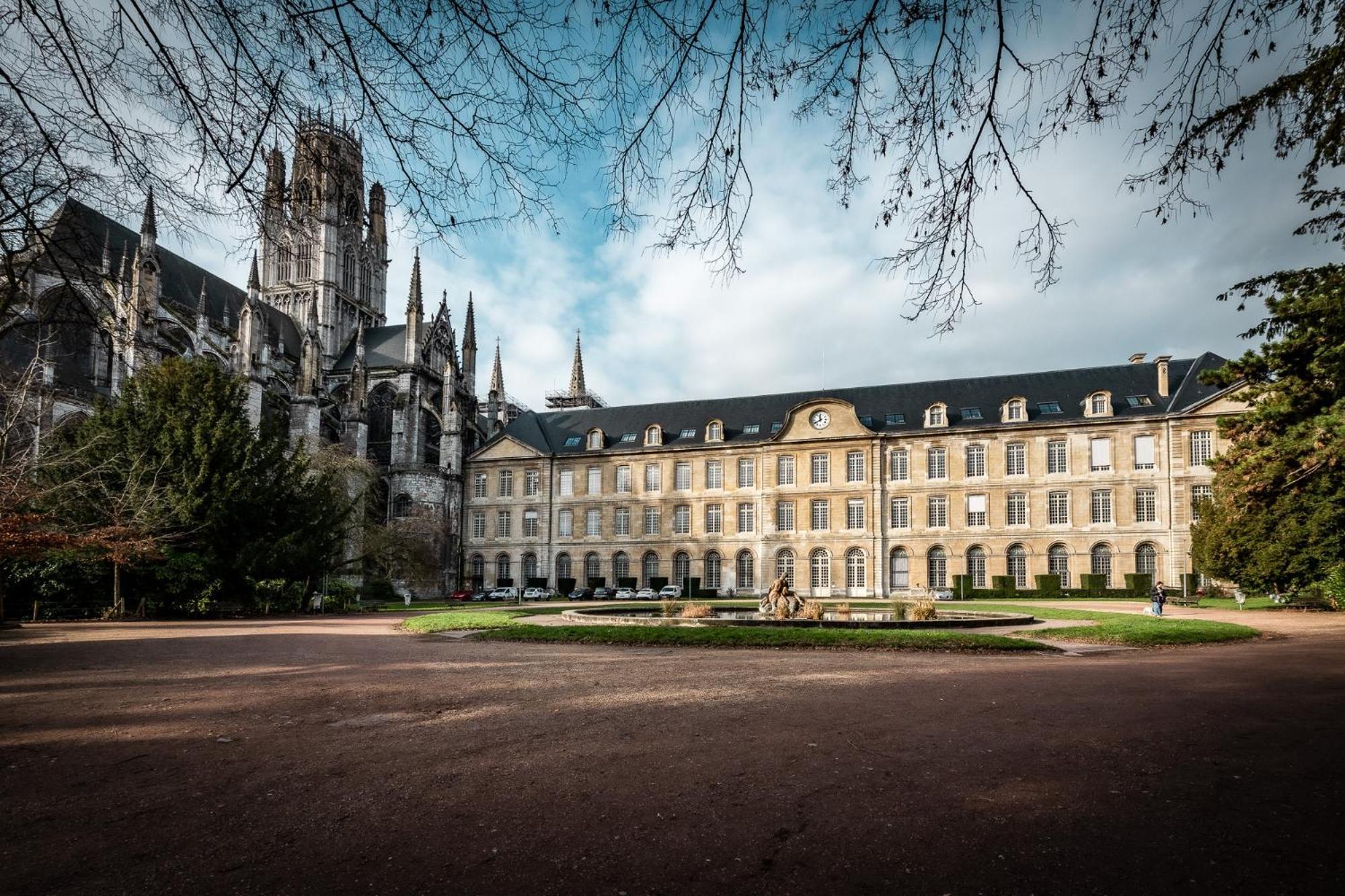 Aux Jardins De L'Hotel De Ville - Appartement Hypercentre Avec Parking Prive Руан Екстериор снимка